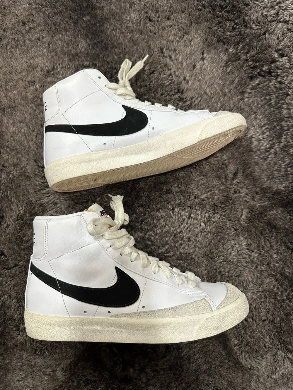 Nike White Black Blazer Mid '77 Vintage Sneakers Sz 8.5 Streetwear Skater Indie